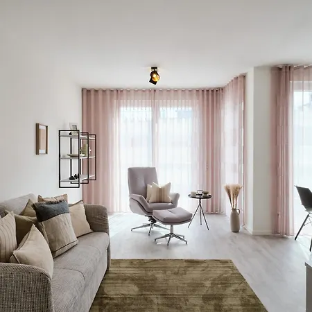 A9 - Mit Zwei Baedern, Ueberdachtem Balkon Im 